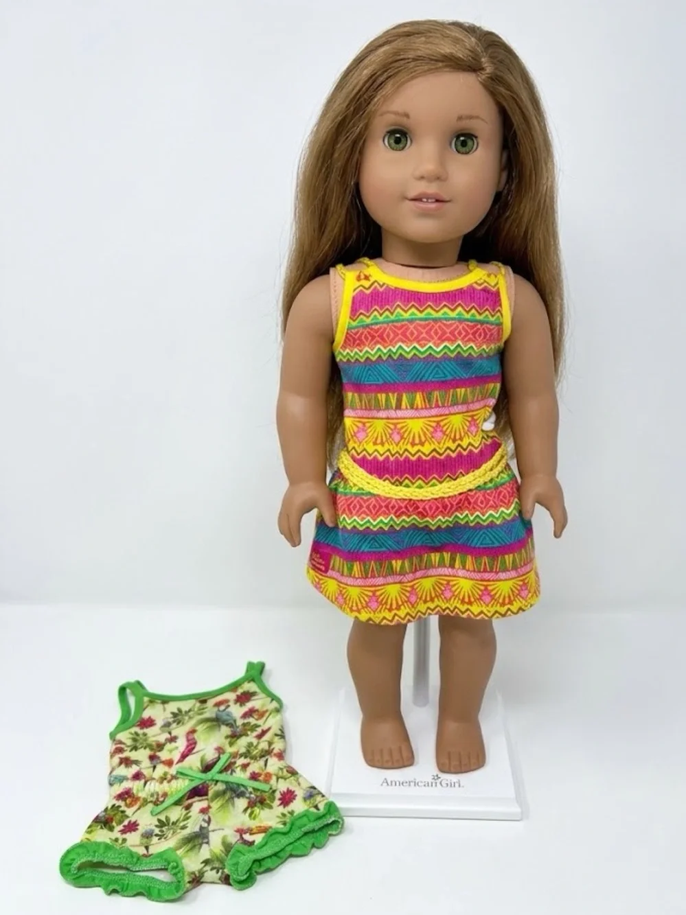American Girl Doll Lea Clark 2014 Girl of The Year With Meet Dress & Romper PJs